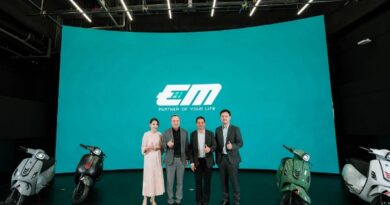 EM Motor เขย่าตลาด EV เปิดตัว “Legend Pro”มอเตอร์ไซค์ไฟฟ้าดีไซน์ล้ำ ฟังก์ชันจัดเต็ม ตอบโจทย์คนรุ่นใหม่ ด้วยนวัตกรรมที่เข้าถึงได้