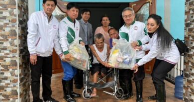 รองหัวหน้าพรรคพลังประชารัฐ ลงพื้นที่ ต.แม่เปา มอบถุงยังชีพ 1,000 ชุด ช่วยผู้ประสบภัยน้ำท่วมเชียงราย