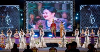 ททท.สนับสนุน โดรนการแสดง 500 ลำ แปรอักษรบนท้องฟ้ายามค่ำคืน เพื่อน้อมรำลึกถึงพระมหากรุณาธิคุณของสมเด็จพระนางเจ้าสิริกิติ์ พระบรมราชินีนาถ พระบรมราชชนนีพันปีหลวง ในงานประเพณี ลอยกระทง สายธารา นครชากังราว ระหว่างวันที่ 1 – 5 พฤศจิกายน 2568 ณ สวนสาธารณะ สิริจิตอุทยาน จังหวัด กำแพงเพชร