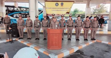 สำนักงานตำรวจแห่งชาติ ส่ง “รถยก” 40 คันจากนครบาล ช่วยชาวหาดใหญ่เปิดเส้นทางจราจร