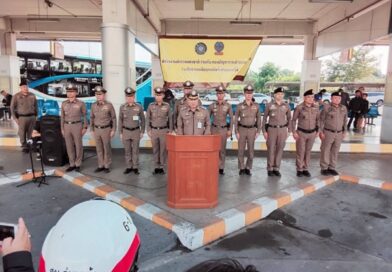 สำนักงานตำรวจแห่งชาติ ส่ง “รถยก” 40 คันจากนครบาล ช่วยชาวหาดใหญ่เปิดเส้นทางจราจร
