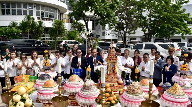 สนท. จัดพิธีบวงสรวงองค์พระสยามเทวาธิราช เสริมความเป็นสิริมงคลแก่องค์กรและสมาชิก